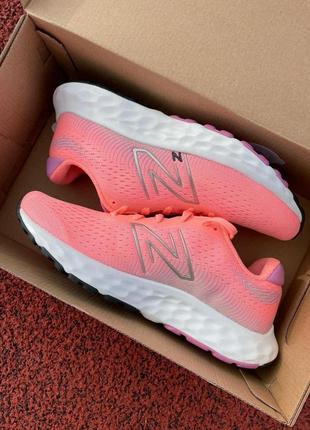 Новые оригинальные женские кроссовки от бренда new balance 520 v8