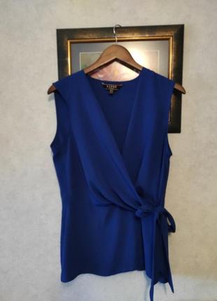 Блуза с завязклй и v образным вырезом