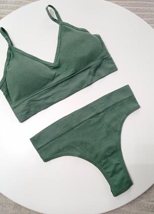 Бельё в рубчик, топ и высокие трусики стрвги бесшовные