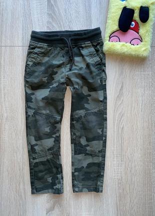 Легенькі штанішки на 3-4 рочки