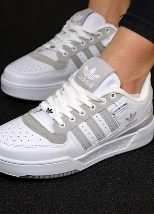 Жіночі кросівки adidas forum білі