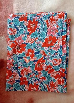 Хлопковая ткань с ярким цветочным принтом
