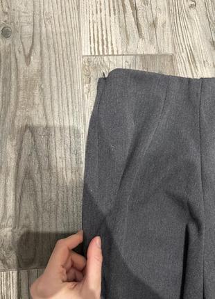 Классические шерстяные брюки серого цвета со стрелками5 фото