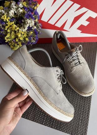 Оригинальные туфли clarks