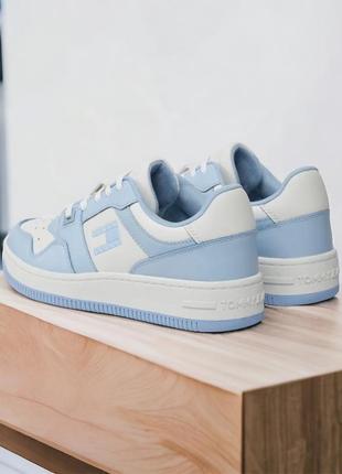 Tommy jeans снікерcи tjw retro basket tonal en0en02520 breezy blue c1o1 фото