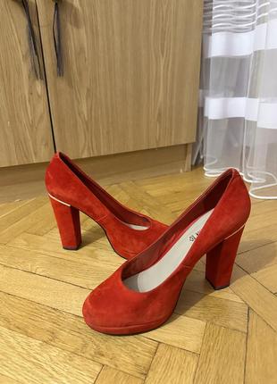 Туфли на каблуке, красные, натуральная замша, украинский производитель2 фото