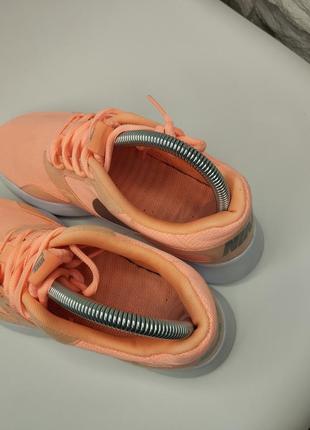 Оригинальные женские кроссовки для бега nike 38-38.56 фото