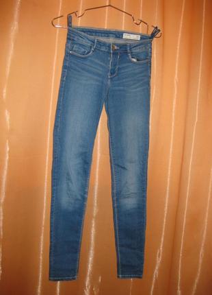 Джинси скіни зара zara denim супер тягнуться середньої плотності на довгі ноги маленький розмір 32eu