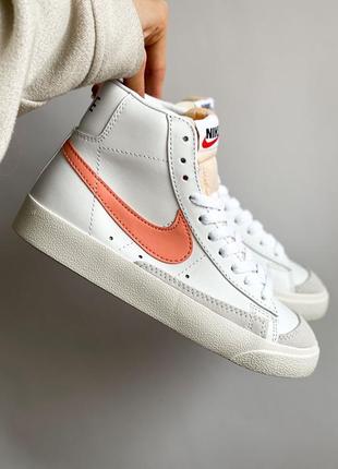 Високі кросівки nike blazer mid 77 white atomic pink розпродаж1 фото