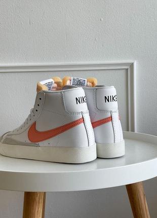 Високі кросівки nike blazer mid 77 white atomic pink розпродаж7 фото