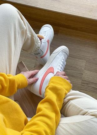 Високі кросівки nike blazer mid 77 white atomic pink розпродаж9 фото