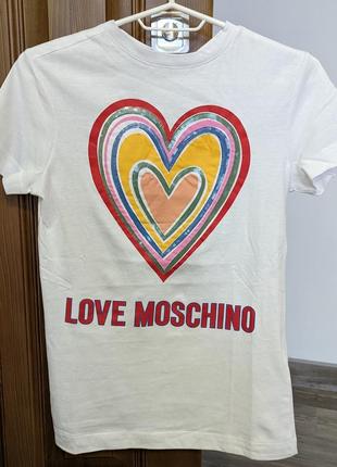 Футболка love moschino с сердцем7 фото