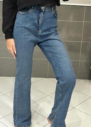 Прямые джинсы с разрезами9 фото