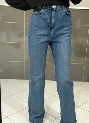 Прямые джинсы с разрезами10 фото