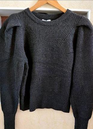 Акриловый свитерик с рукавом фонариком.