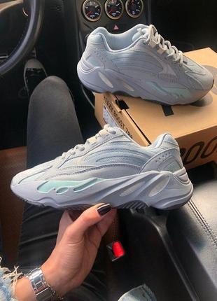 Женские кроссовки adidas yeezy boost 700 v2 hospital blue