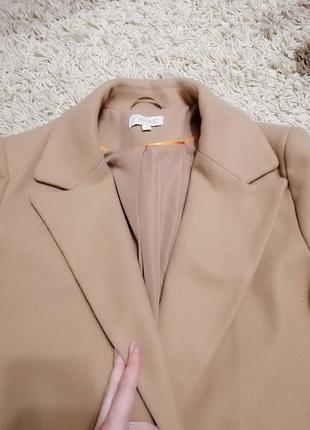 Демисезонное женское пальто миди с накладными карманами5 фото