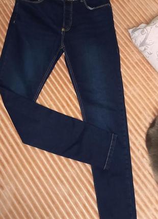 Стильные джинсы зауженые, состоянии новых одеты 1или 2раза7 фото