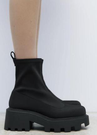 Zara демисезонные ботинки, сапоги на каблуках2 фото