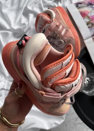 Трендовые женские кроссовки adidas forum low x bad bunny easter egg персиковые6 фото