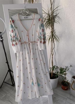 Стильное вышитое платье,платье накидка zara