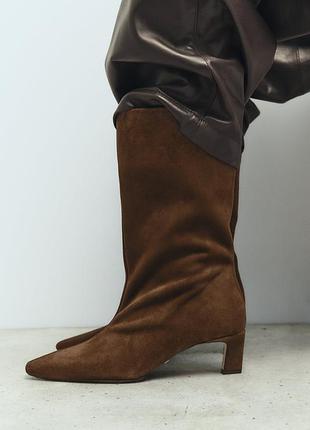 Невысокие сапоги из замши на каблуке