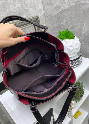 Черная с красным внутри - сумка на три отделения, с брелком, дорогой турецкий материал (0207)8 фото
