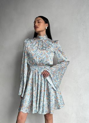 Платье рукава клеш шелк голубое розовое в цветы
