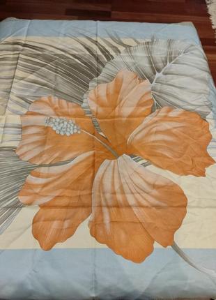 Красивый шёлковый платок