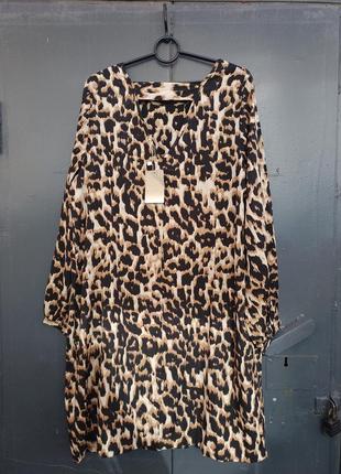 Красивое леопардовое платье р.50-52(18)
