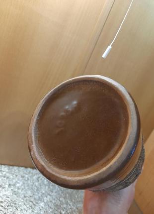 Вінтажна керамічна ваза з вузьким горлом, з декором, художня лава7 фото
