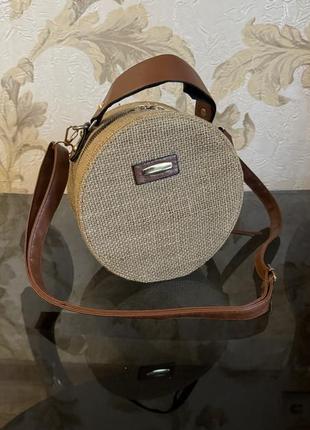 Плетеная круглая сумочка, рафия1 фото