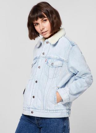 Продам джинсову куртку шерпу levis sherpa jacket