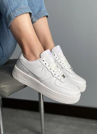 Трендовые женские и мужские кроссовки nike air force 1 low white premium белые