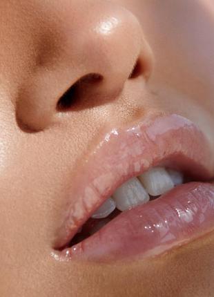 Зволожуючий плампер блискучий бальзам блиск для губ makeup by mario moistureglow plumping lip serum pink glow3 фото