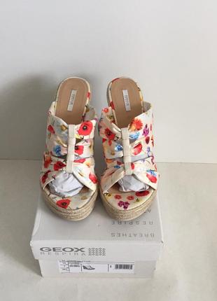 Шльопанці жіночі geox