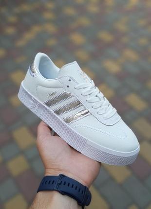 Жіночі кросівки adidas samba білі зі сріблом знижка sale | smb