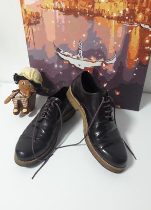 Стильные кожаные туфли-оксфорды..италия цвета бургунди