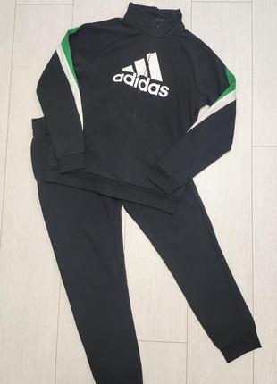 Фирменный костюм adidas