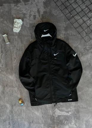 Чоловіча вітровка найк чорна / спортивні куртки від nike на осінь - весну1 фото