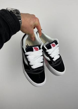 Кроссовки женские черно-белые vans knu skool platform black white