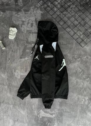 Чоловіча вітровка аір джордан чорна / спортивні куртки jordan осінь - весна3 фото