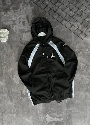 Чоловіча вітровка аір джордан чорна / спортивні куртки jordan осінь - весна1 фото