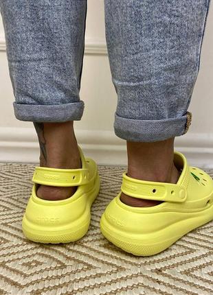 Жіночі крокси сабо crocs classic crush sulphur3 фото