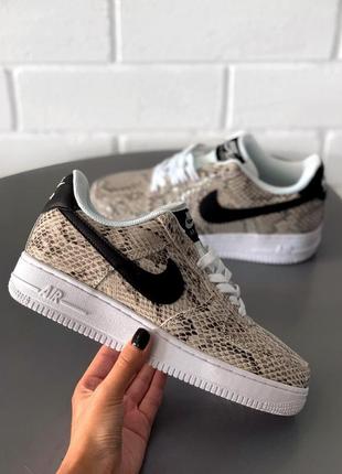 Шикарные кроссовки nike air force 1 crocodile skin кросівки