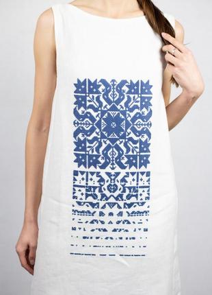 Сукня туніка літня лляна біла "zirka" з блакитною ручною вишивкою5 фото