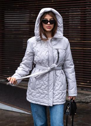 Сіра універсальна демісезонна жіноча куртка з капюшоном і поясом