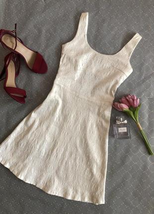 Ніжне біле плаття від madam rage