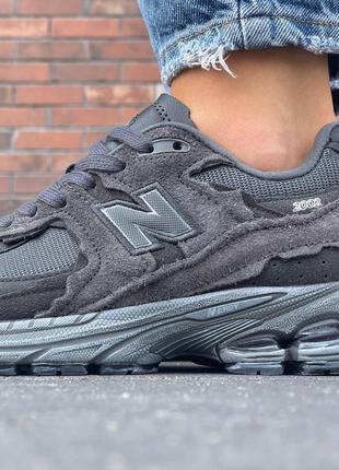 Жіночі кросівки new balance 2002r замшеві сірі нью беланс весняні осінні (b)5 фото