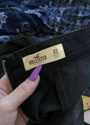 Черная мини юбка из искусственной кожи hollister с замочком6 фото